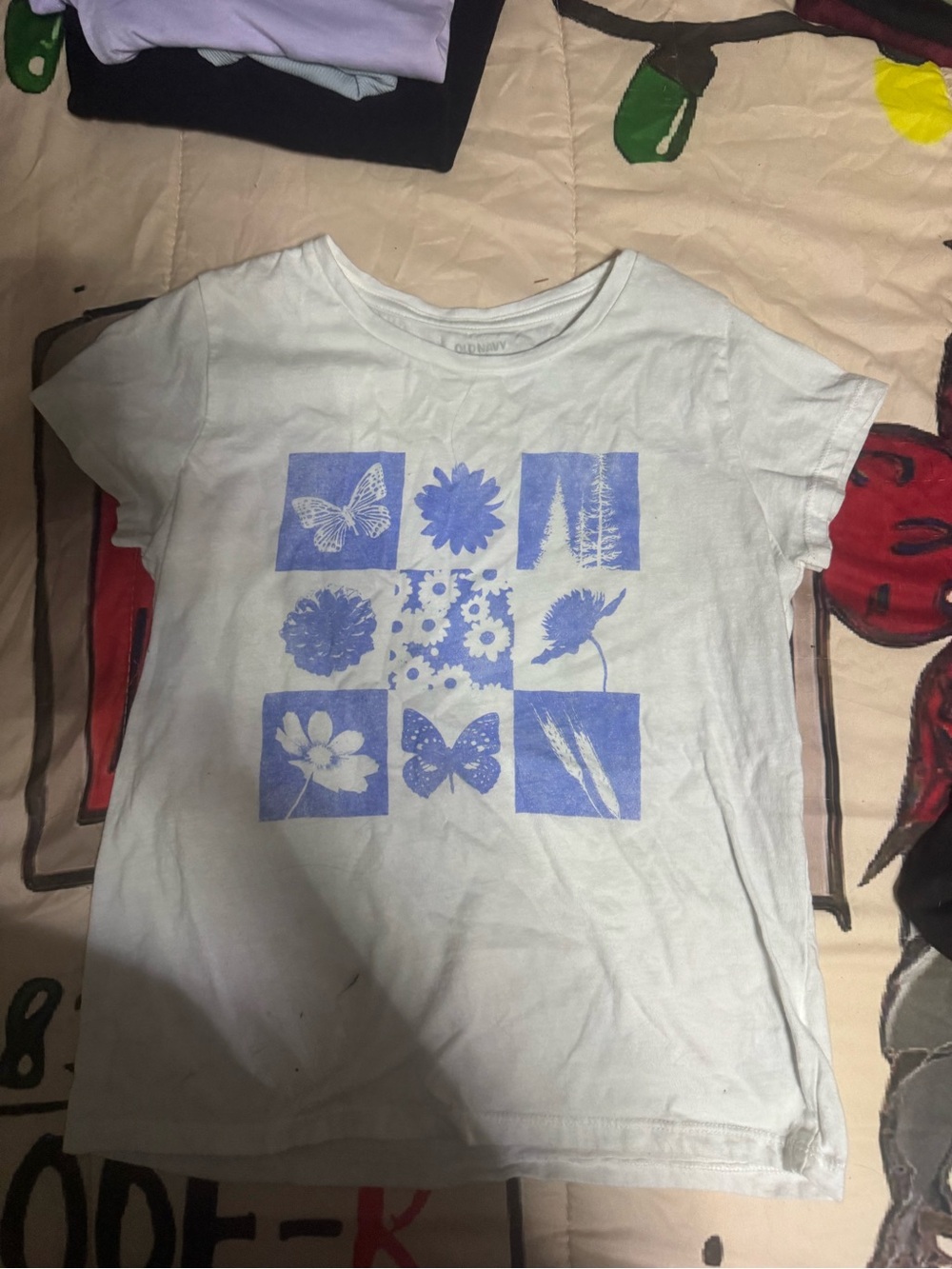 Old Navy Light Blue Graphic Tee with Lavender-Blue Nature Prints